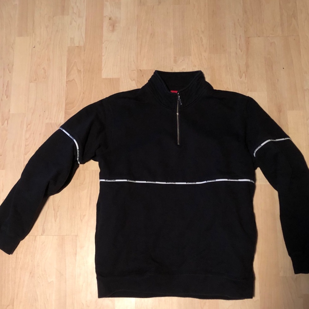 Supreme Men’s Large Black quarter zip sweatshirt.